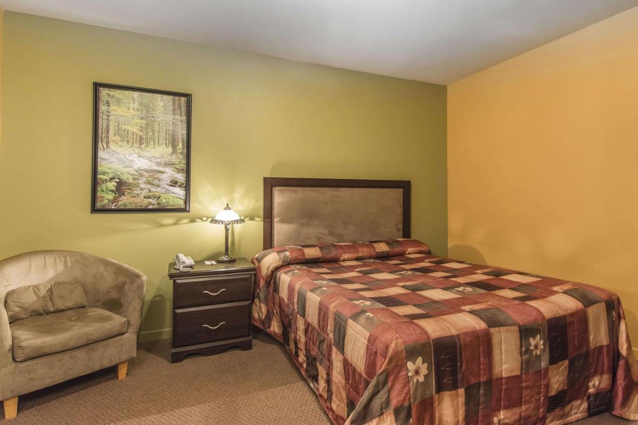 Econo Lodge Cabano Εξωτερικό φωτογραφία