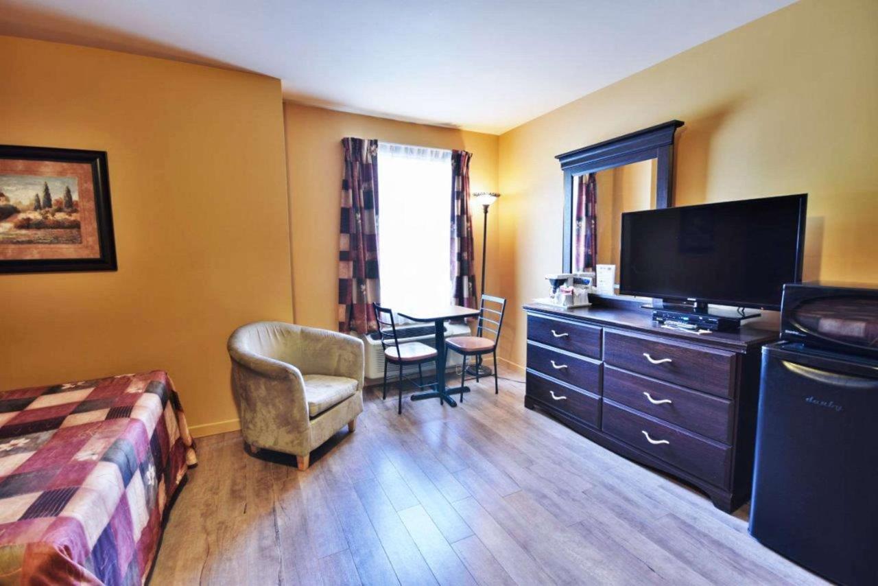 Econo Lodge Cabano Εξωτερικό φωτογραφία